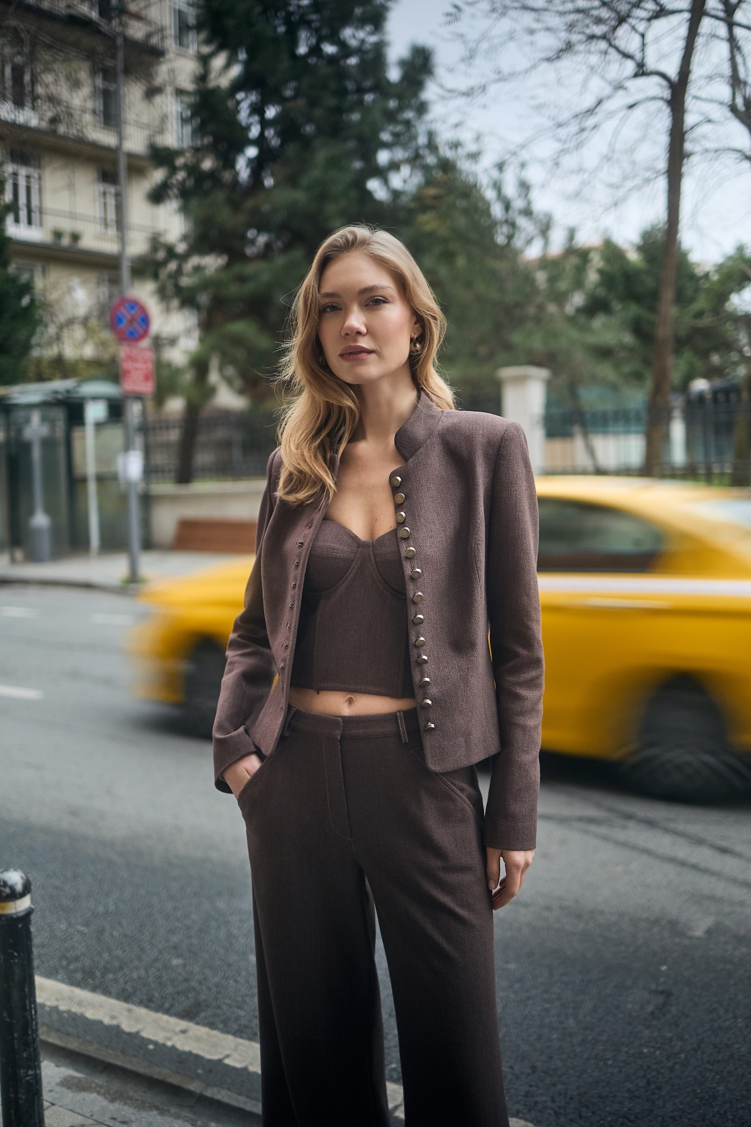 Gold Düğme Detaylı Kahverengi Fit Jean Ceket