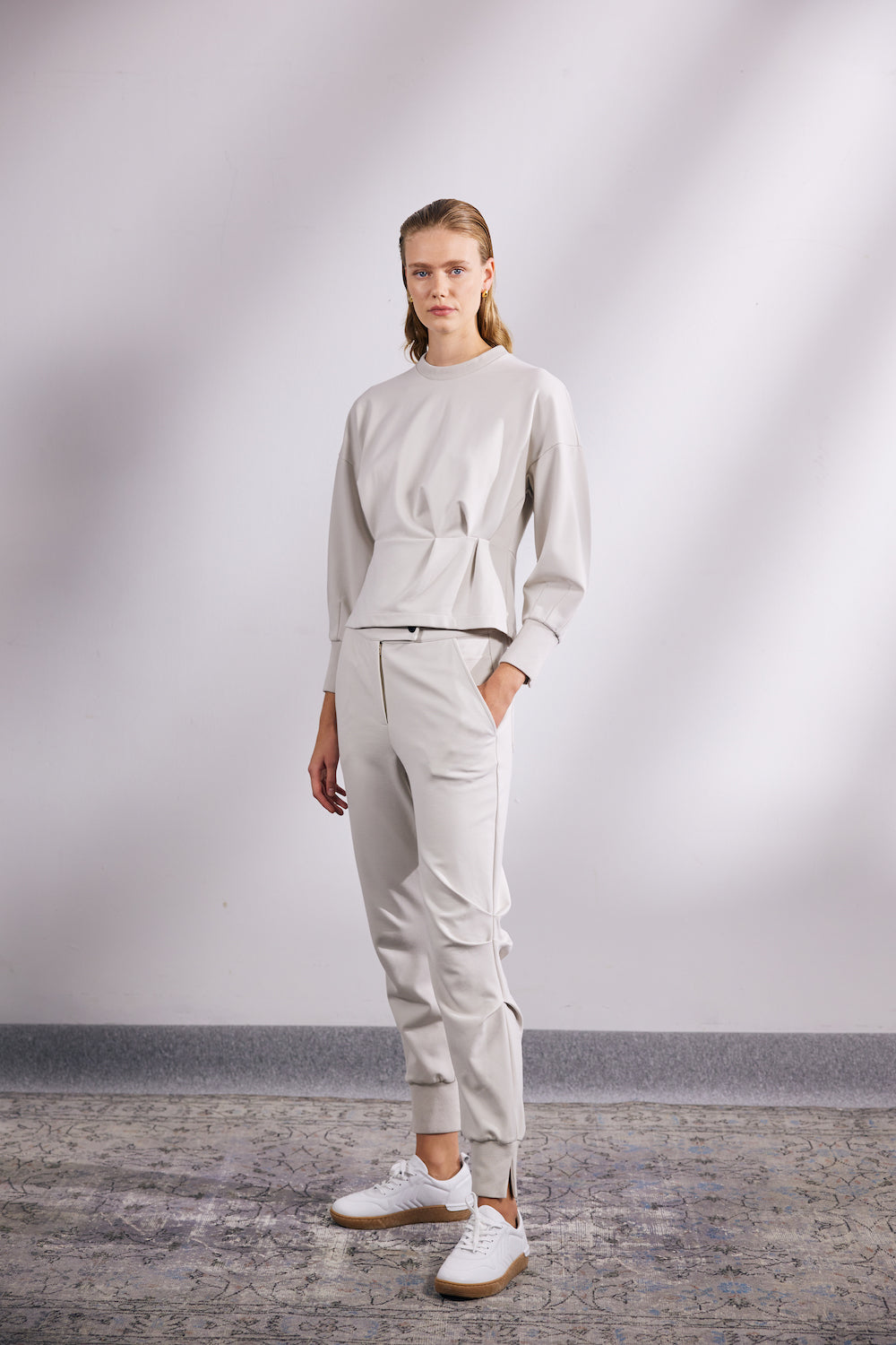 Ribanalı Büzgü Detaylı Ekru Sweat