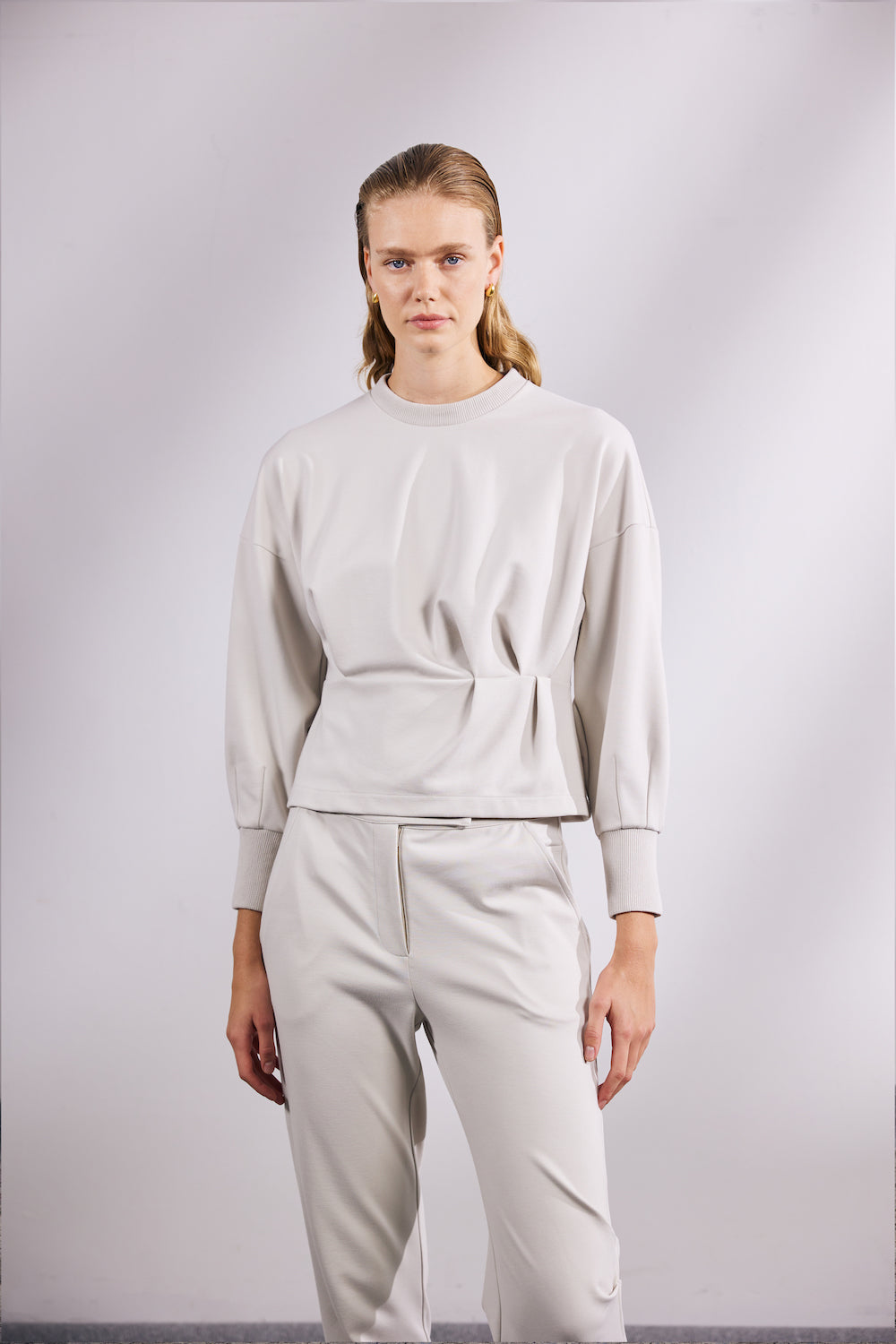 Ribanalı Büzgü Detaylı Ekru Sweat